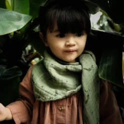 Poudre Organic Accessories Organic Muslin Menthe Scarf - Oil Green Peacock Motif